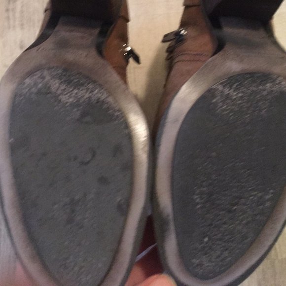 Vince Camuto Size 6.5 Brown Booties - Picture 2 of 5